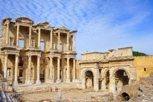 celsus-library-g0e6555f3e_1920 (1)